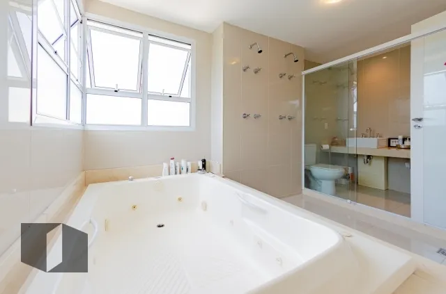 Apartment with 4 bedrooms and 4 bathrooms — photo 4