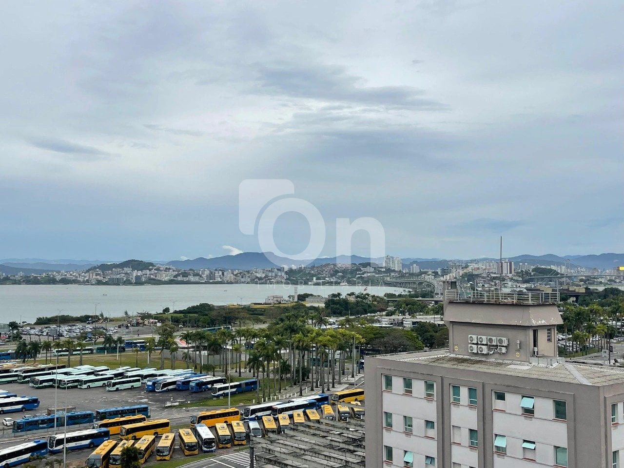 Стиральная машина и 2 спальни: квартира 72 м² — photo 17