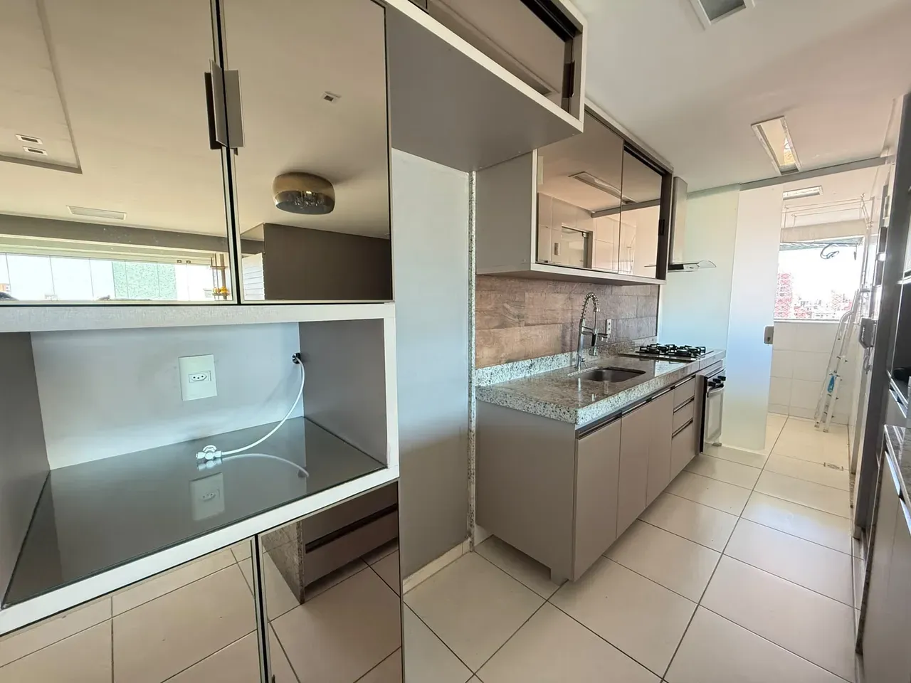3-bedroom apartment with a washing machine in João Pessoa — photo 9