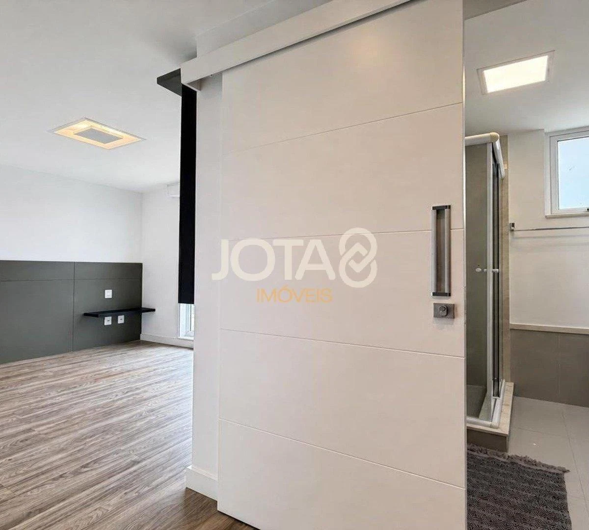 Bañera y 4 dormitorios: departamento de 323 m² — photo 37