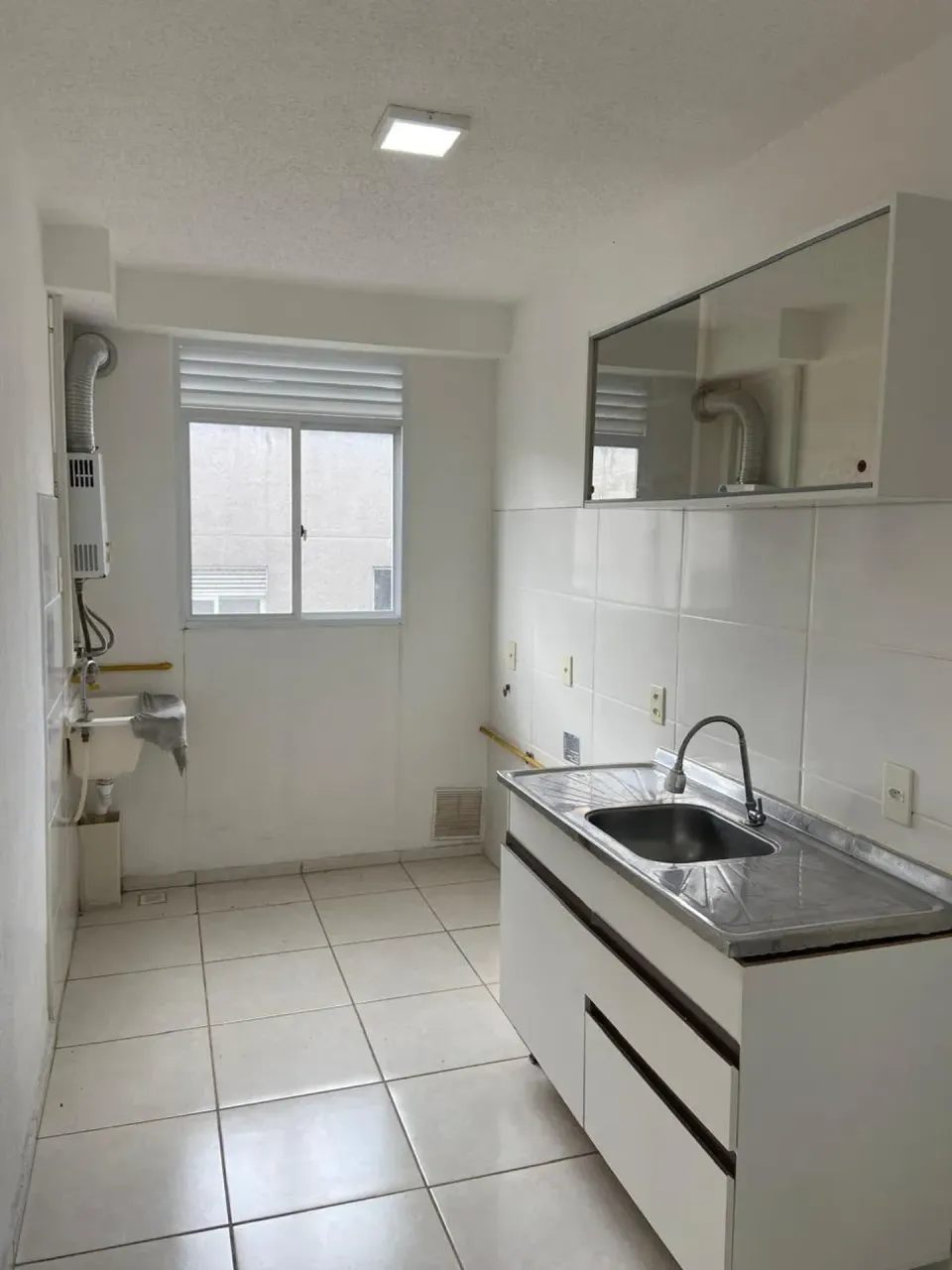 Unfurnished apartment with 2 bedrooms and 1 bathroom — photo 2