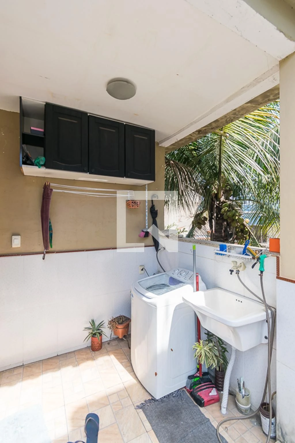 Furnished 227 m² house with a private garden — photo 53