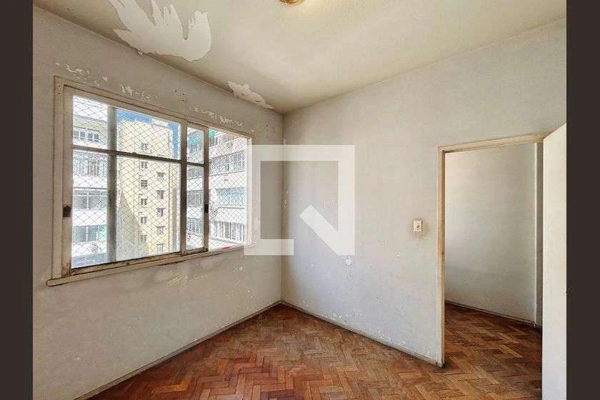 Unfurnished 2-bedroom apartment with city-facing windows — photo 8