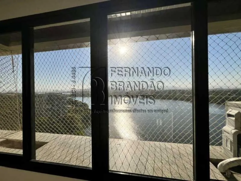3-bedroom apartment with balcony grill and fitted details — photo 10