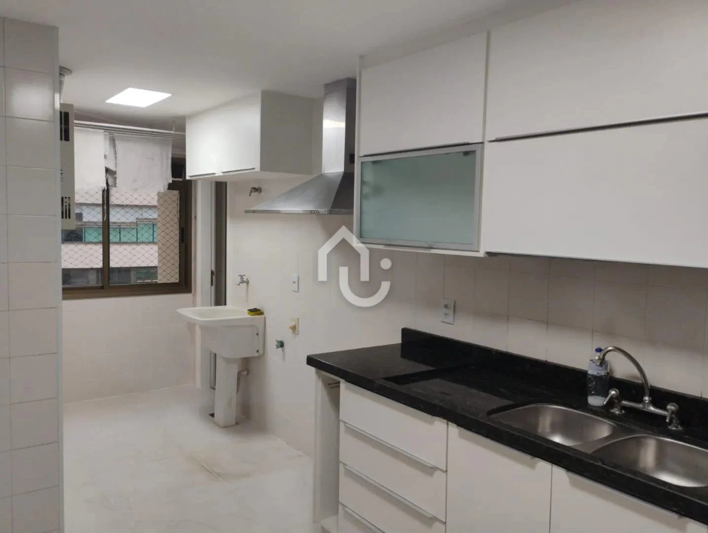 Water view in a 3-bedroom apartment, 160 m² — photo 2