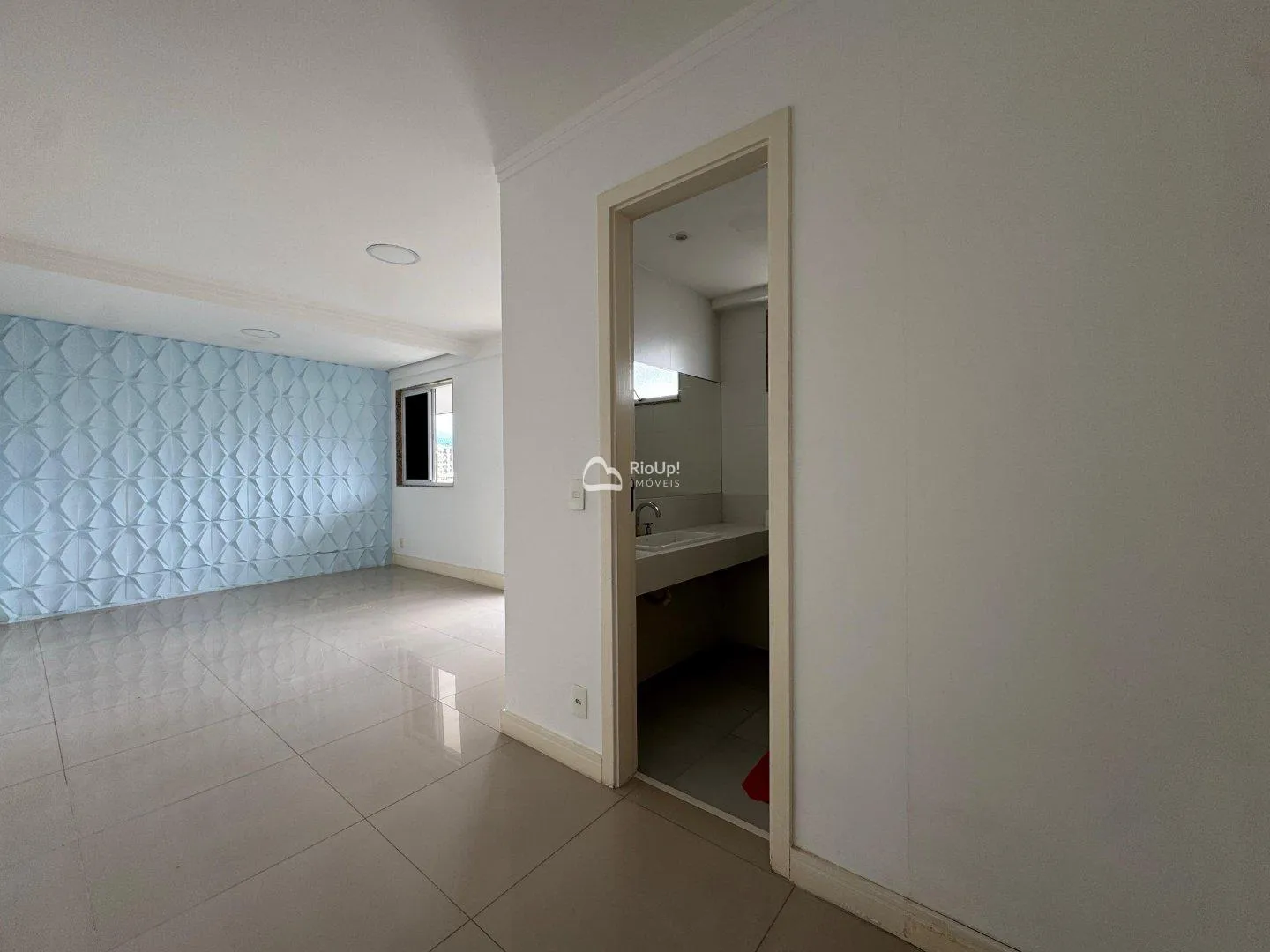Apartment, 246 m², with a grill on the balcony — photo 36