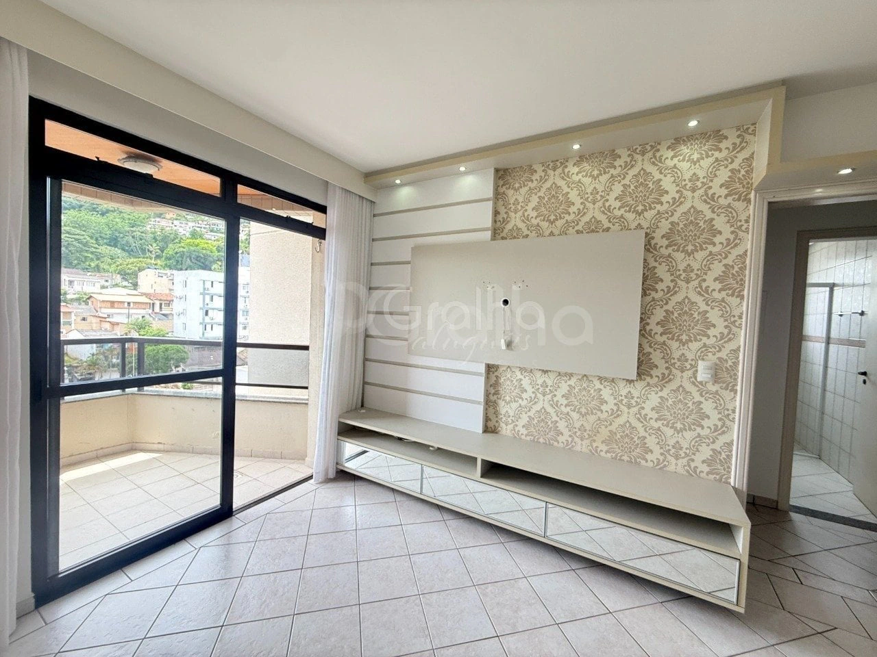2-bedroom apartment with a private BBQ — photo 6