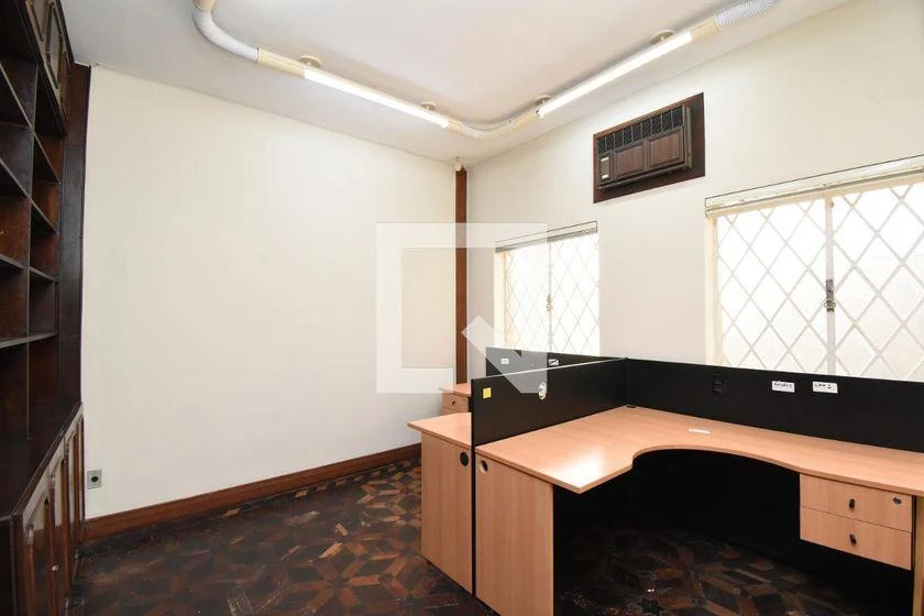 Casa com 5 quartos, 3 banheiros e cozinha separada — photo 35