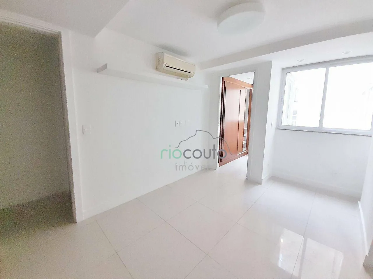 Apartamento de 4 dormitórios com 5 banheiros e área 198 m² — photo 17