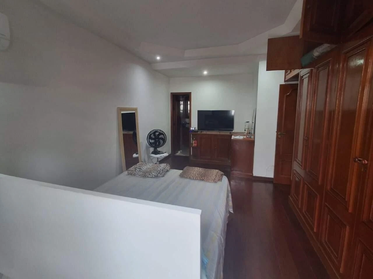 Washing machine in a 3-bedroom apartment, 162 m² — photo 8