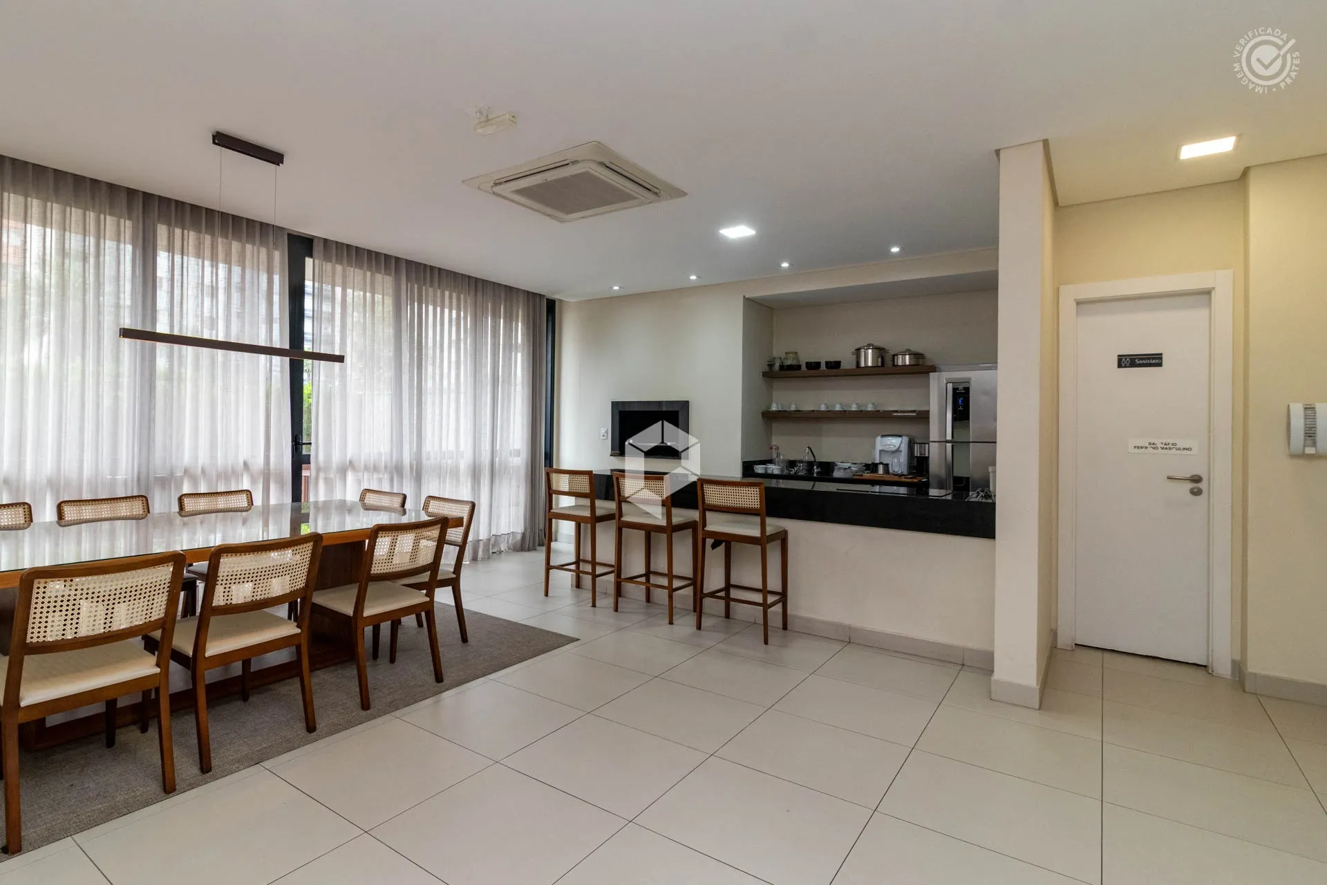 Furnished apartment with 3 bedrooms and 4 bathrooms — photo 30