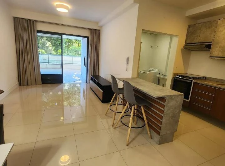 Apartamento de 98 m² con 2 dormitorios y cocina abierta — photo 4