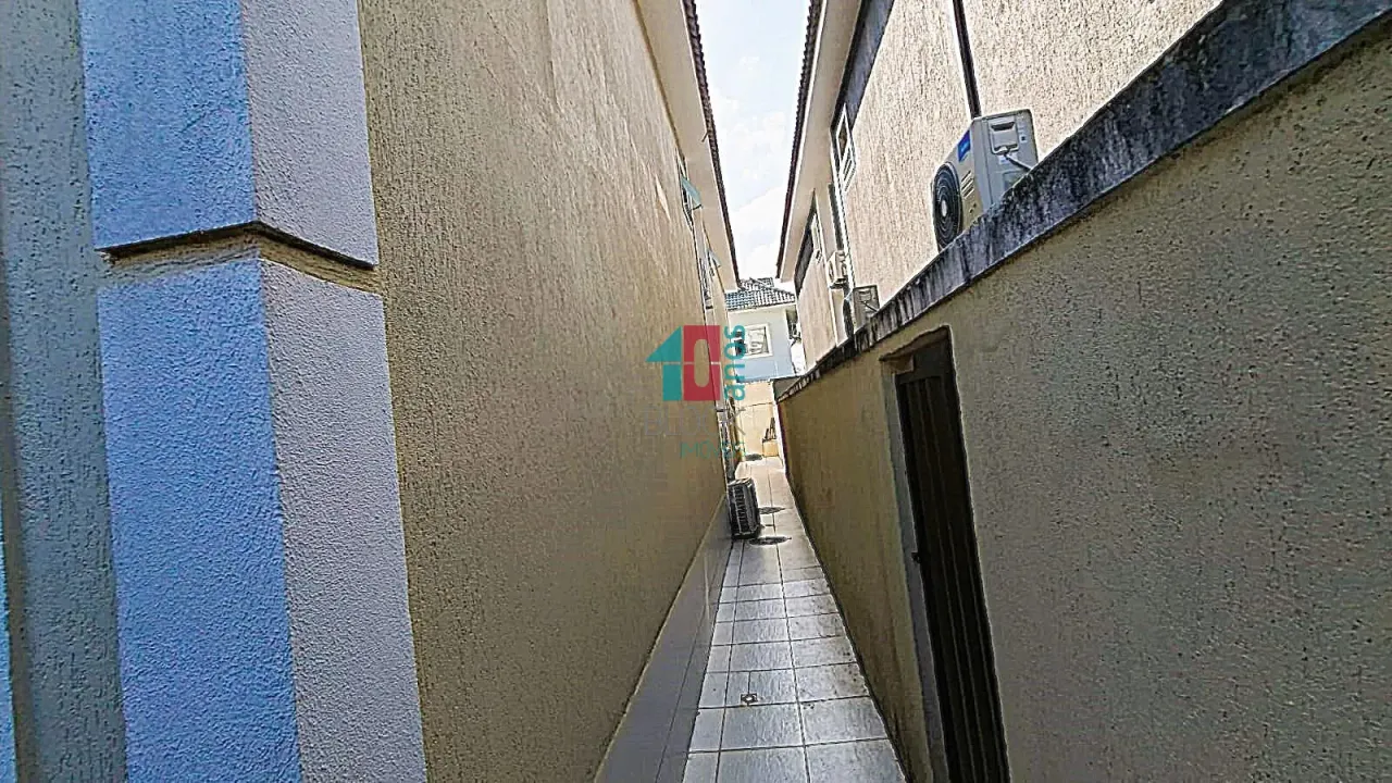 Condominium house with 4 bedrooms and closed kitchen — photo 16