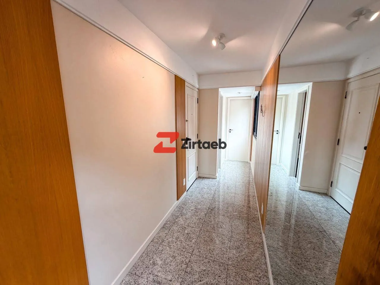 4-bedroom apartment with a walk-in closet in Rio de Janeiro — photo 32