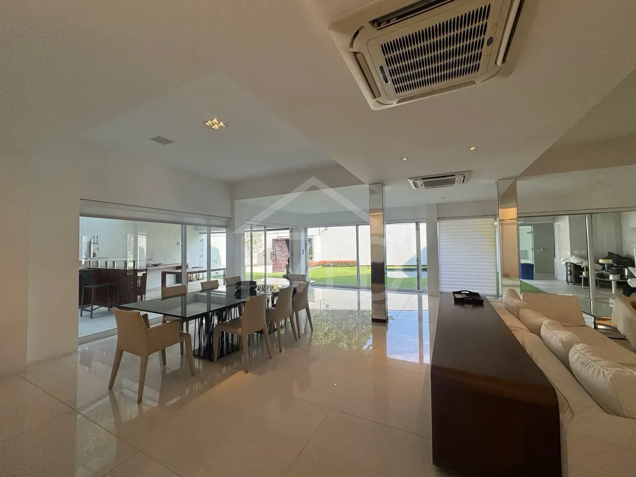 Furnished house with 4 en-suite bedrooms and open kitchen — photo 10
