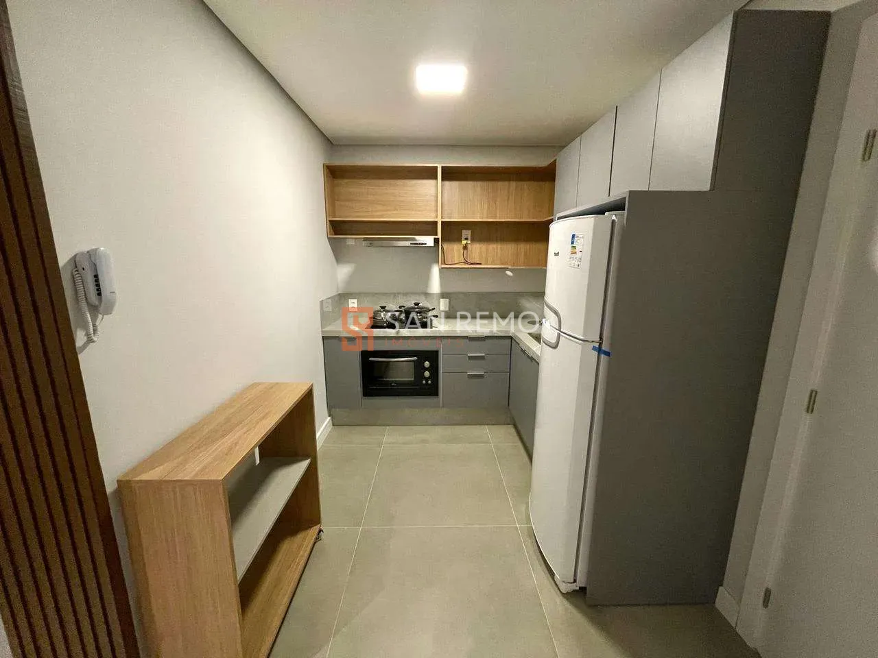 Apartamento mobiliado de 1 quarto com cozinha integrada — photo 4
