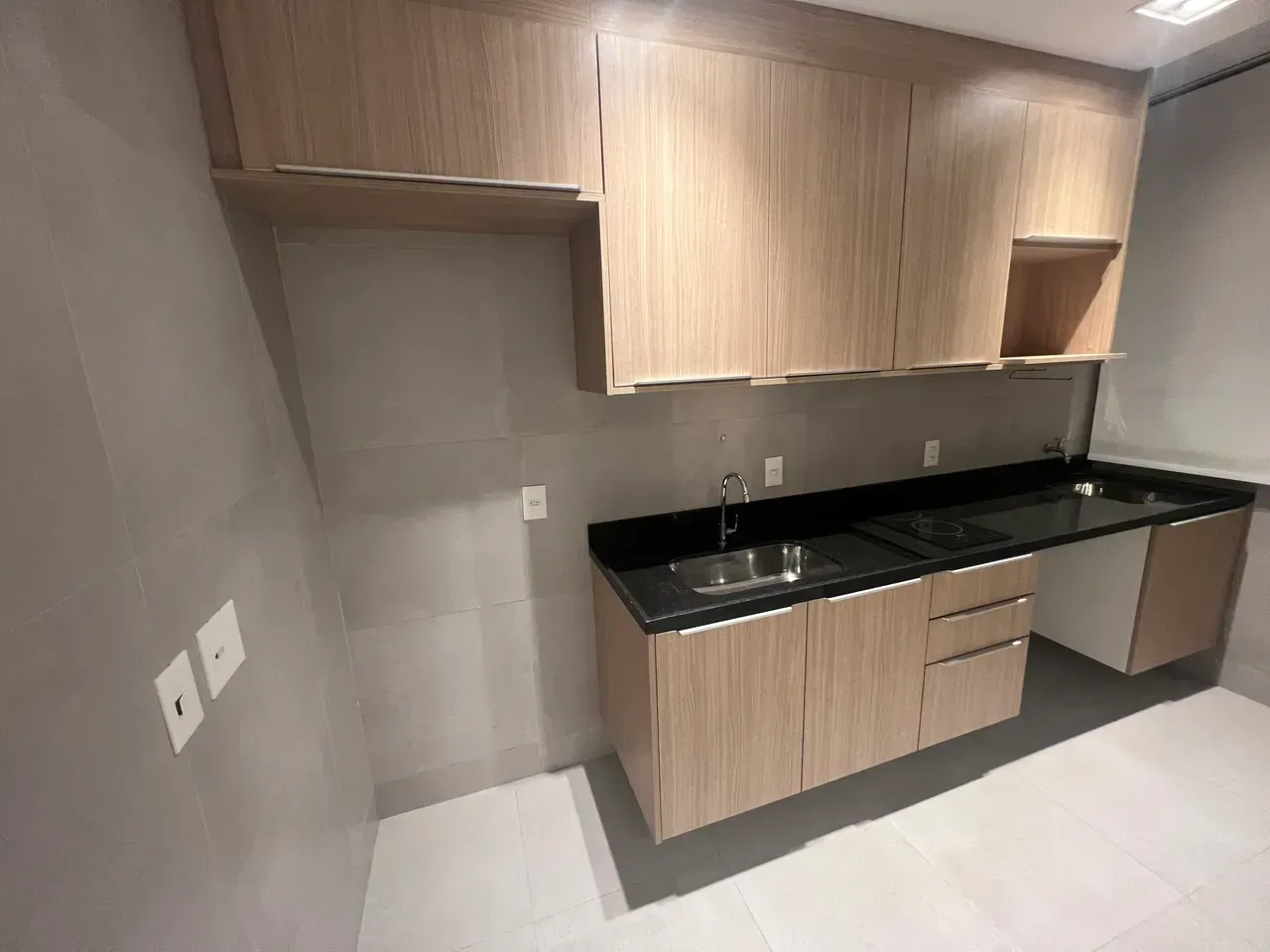 Unfurnished apartment with 1 bedroom and 1 bathroom — photo 2