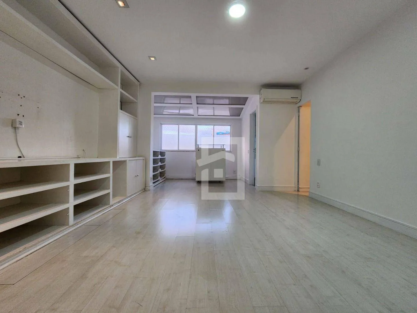 Duplex penthouse with 5 bedrooms and 5 bathrooms — photo 46