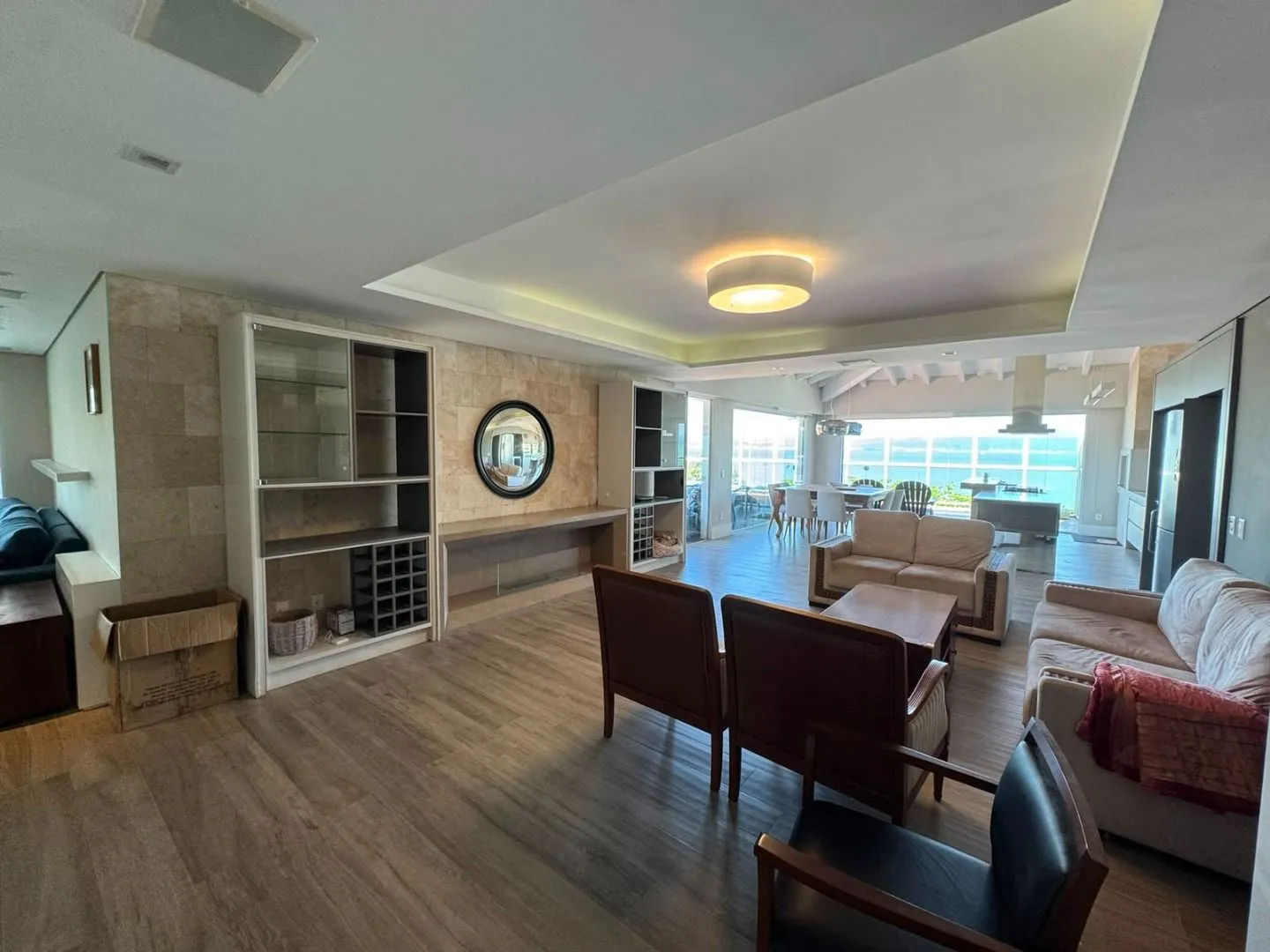 Duplex furnished apartment with open kitchen and 4 en-suites