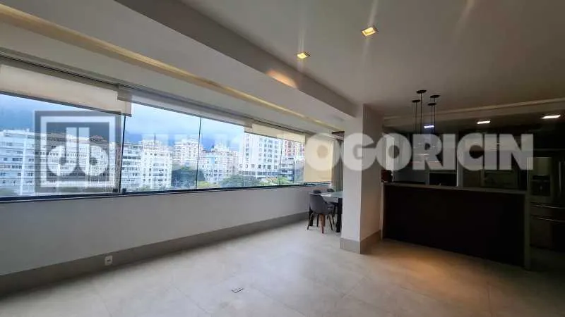 Apartamento de 4 quartos com vista para as montanhas, Leblon