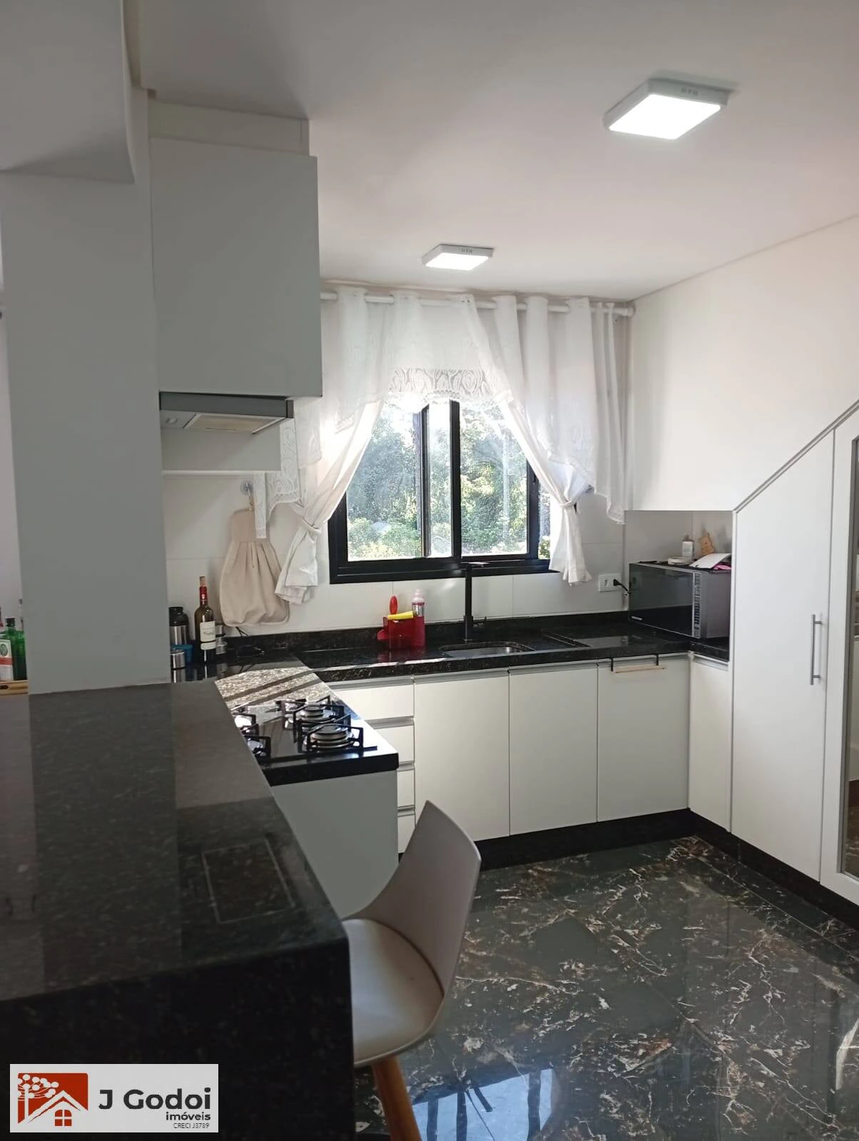 2-bedroom apartment, 1 with its own bathroom, 292 m² — photo 12