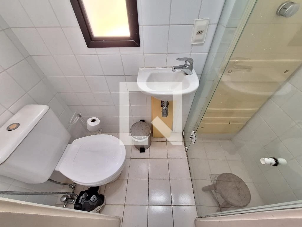 Furnished 3-bedroom apartment with 3 bathrooms — photo 42