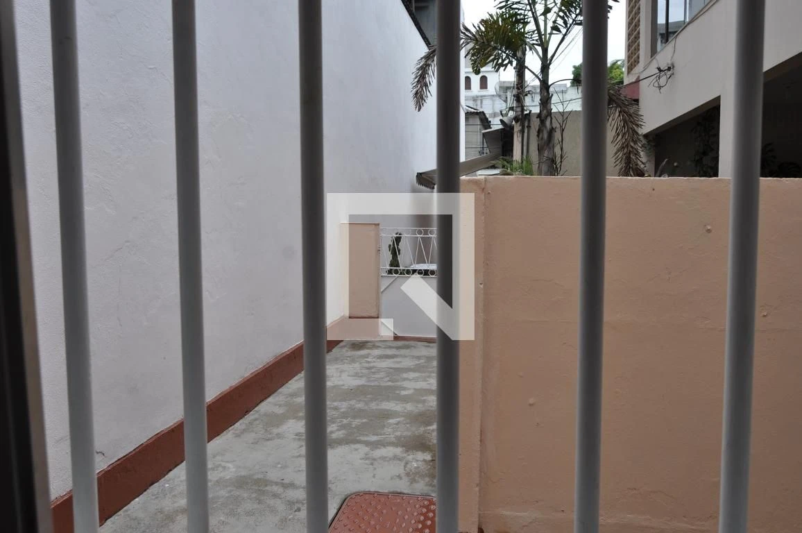 Garden in a one-bedroom house, 70 m² — photo 10