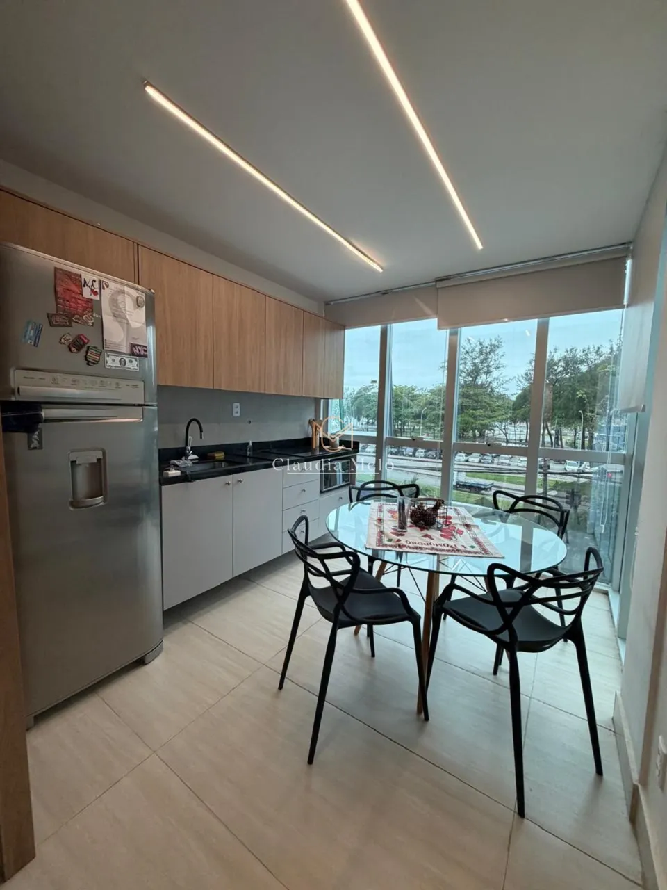 One-bedroom apartment with a washing machine — photo 2
