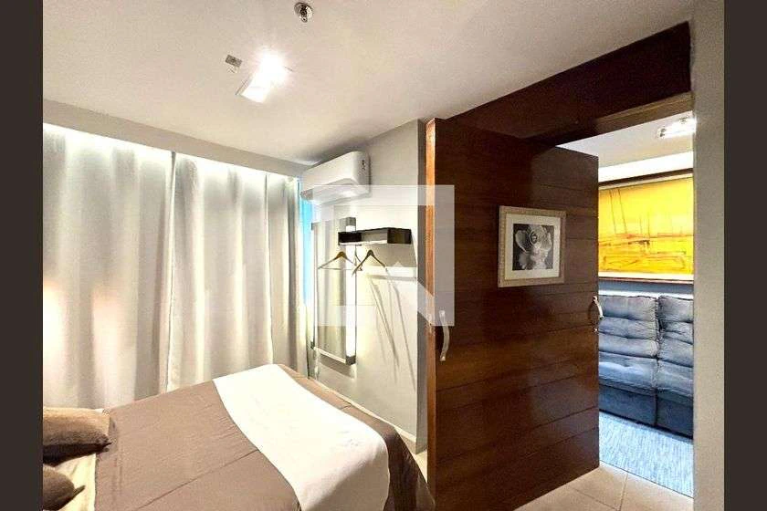Furnished 1-bedroom apartment with glass balcony 65 m² — photo 18