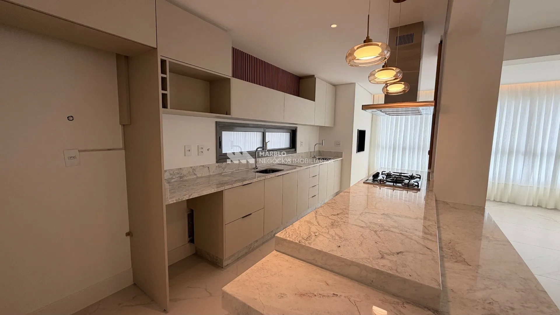 Apartment on the 5th floor with floor-to-ceiling windows — photo 34