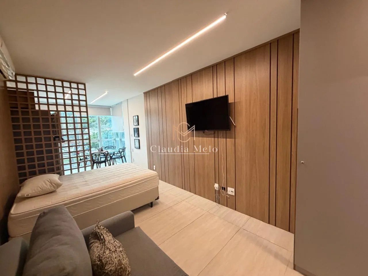 One-bedroom apartment with a washing machine — photo 4