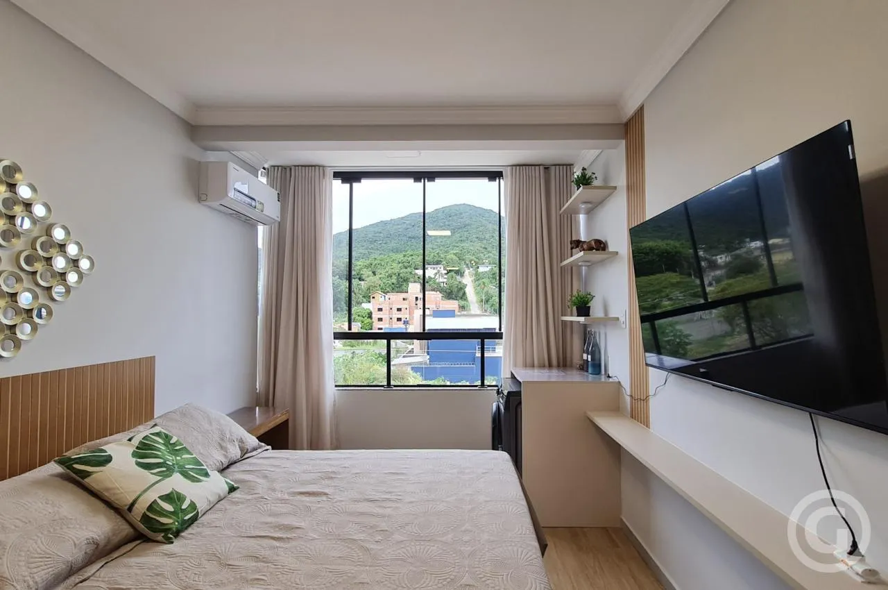 Furnished 1-bedroom apartment with open-plan kitchen — photo 11