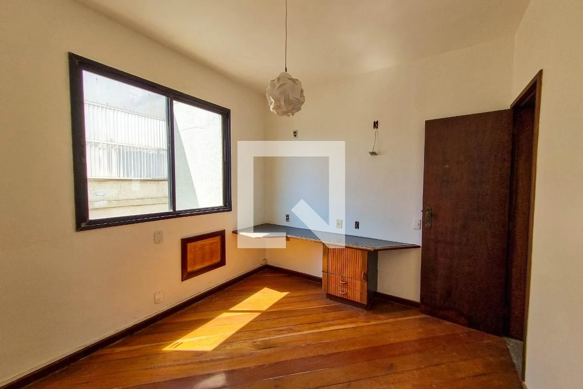 Home office in a 5-bedroom apartment, 127 m² — photo 15