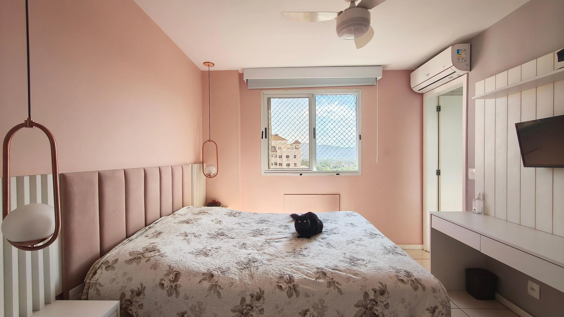 3-bedroom apartment with a mountain view in Rio de Janeiro — photo 7