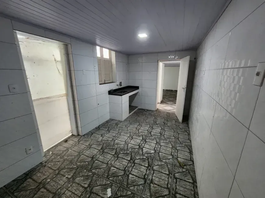 Unfurnished house with 5 bedrooms and 3 bathrooms — photo 13