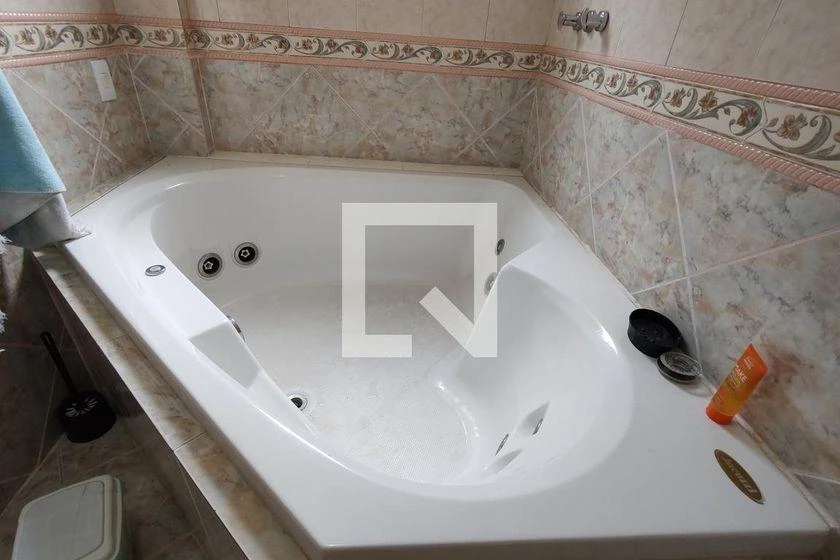Condominium house with 4 bedrooms and 2 en-suites — photo 23