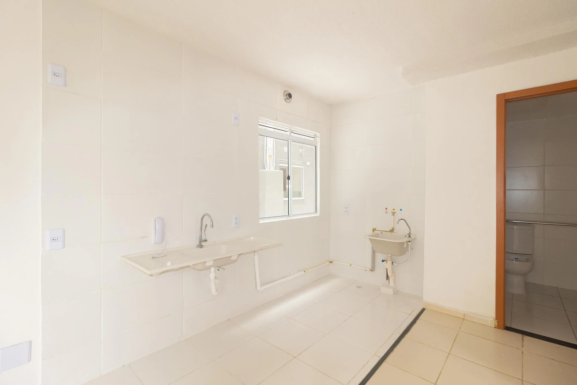 Furnished apartment, 48 m², with a grill on the balcony — photo 34