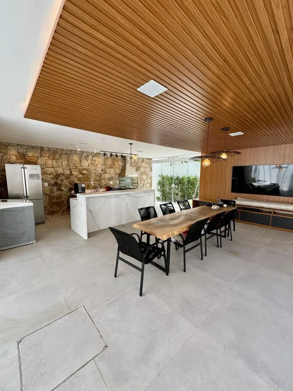 Furnished house with 4 bedrooms and 500 m² and 5 parking — photo 2