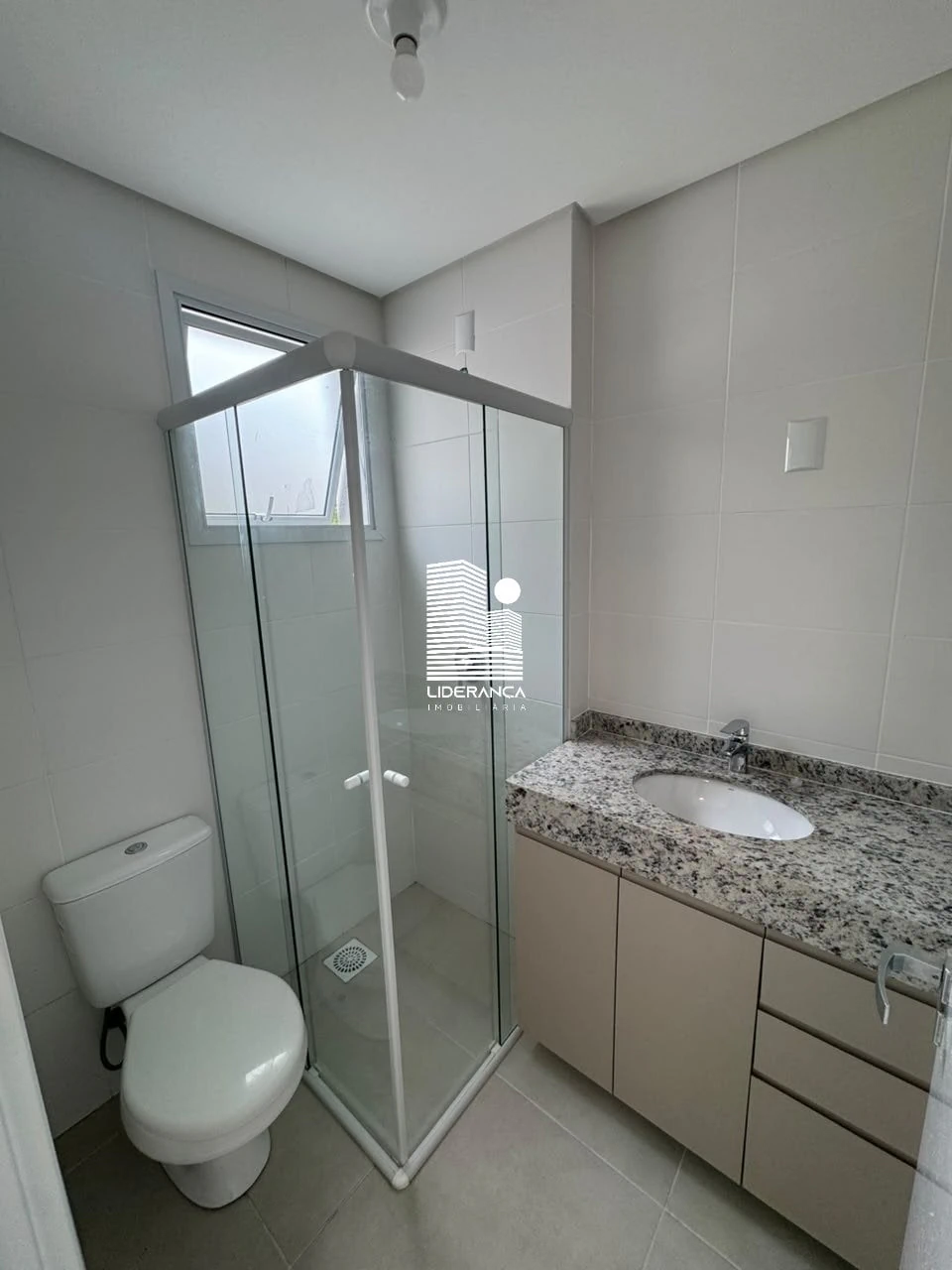 2-bedroom apartment with a mountain view in Florianópolis — photo 18