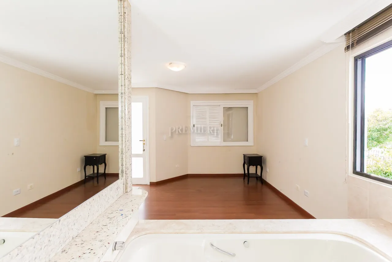 Unfurnished 3-bedroom house with private garden — photo 16