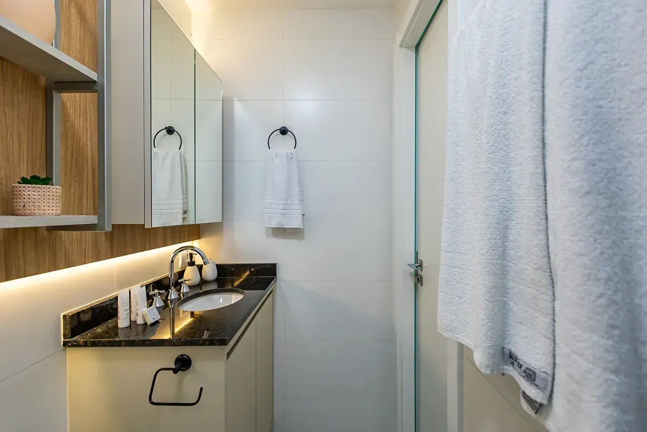 Furnished 1-bedroom apartment with 1 bathroom — photo 31