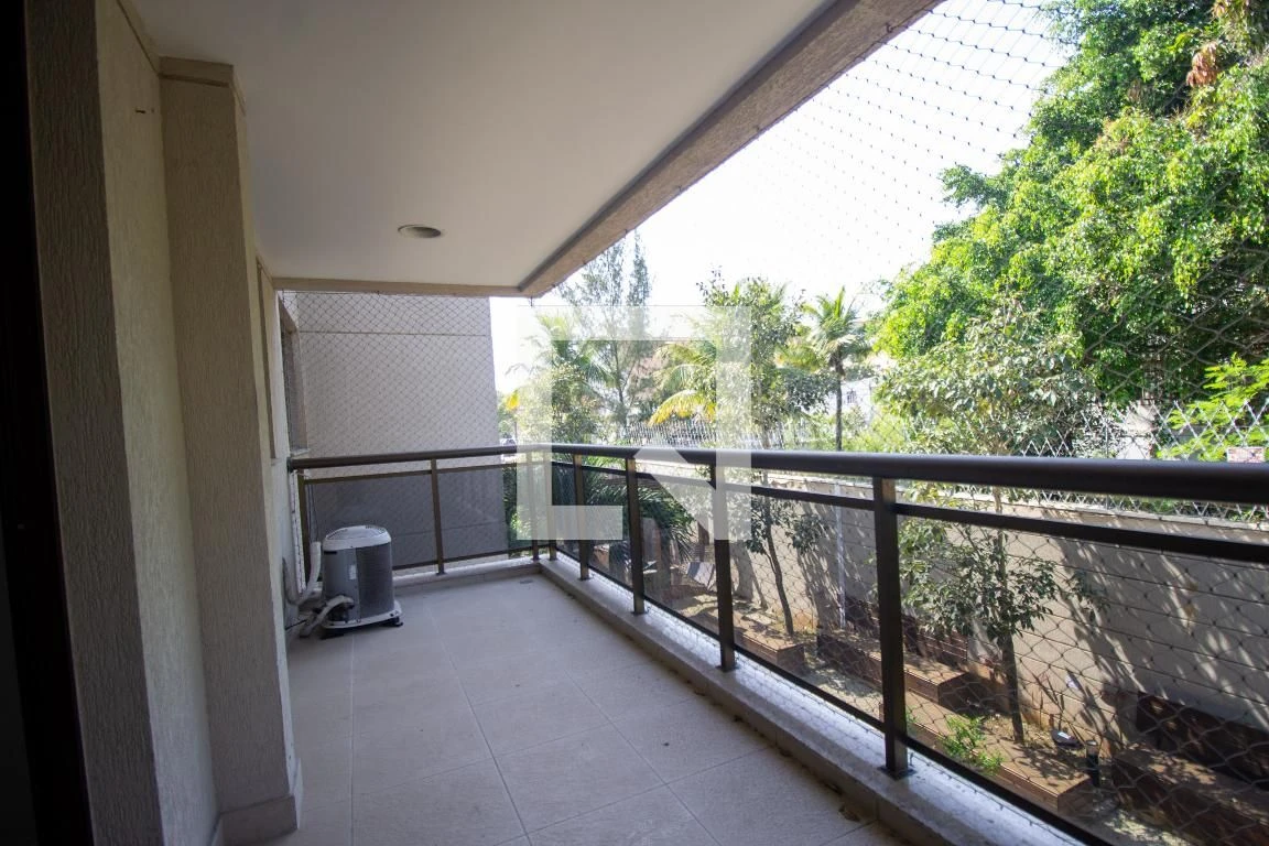 Rental apartment with 2 bedrooms and condo pool access — photo 4