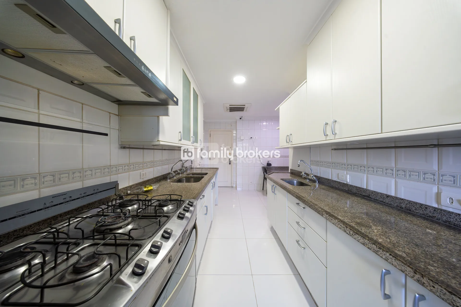 Мебльована дуплекс-квартира з 4 спальнями та 550 м² — photo 17