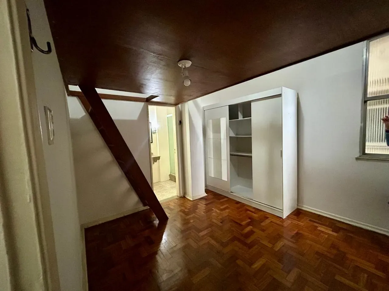 Wood or laminate floors in a 2-bedroom apartment, 59 m² — photo 13