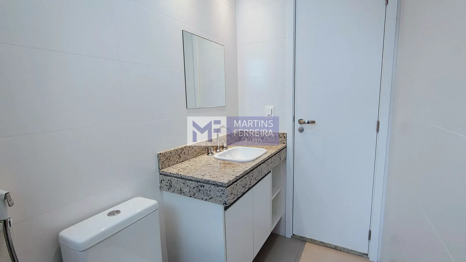 Балкон с грилем и 3 спальни: квартира 122 м² — photo 13