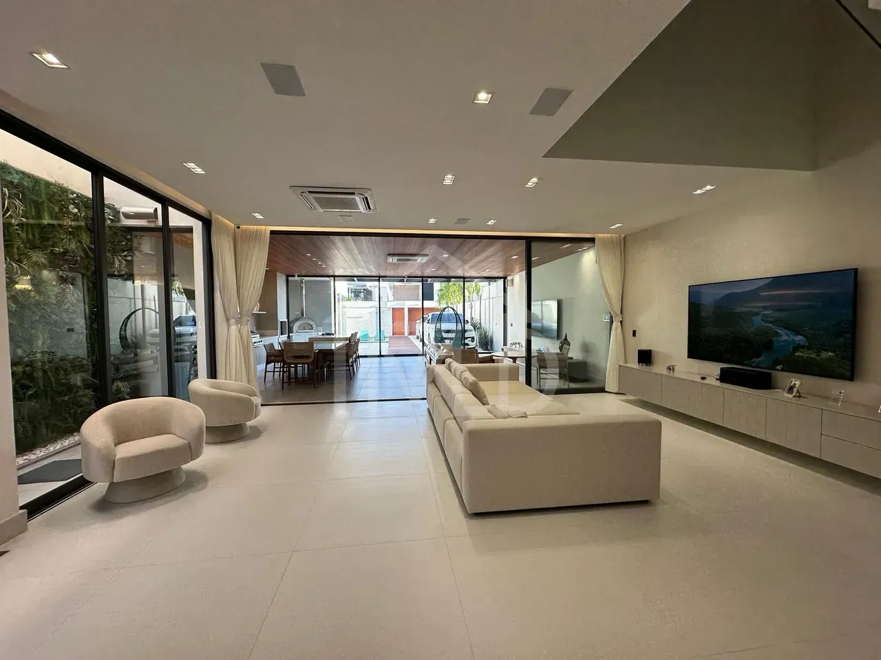 Furnished house with 4 bedrooms and 600 m² — photo 27