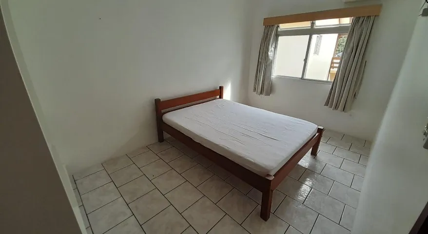 Furnished studio with water view from the windows