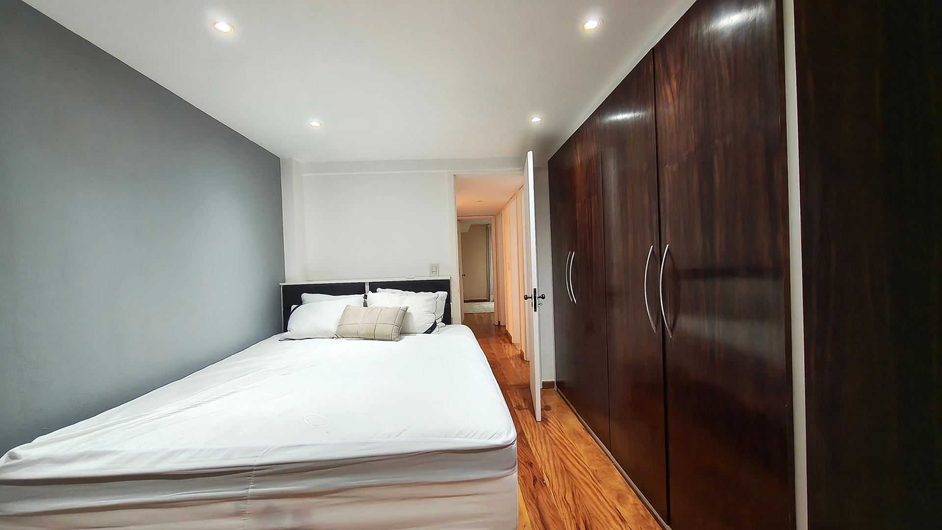 Washing machine in a 4-bedroom apartment, 205 m² — photo 42