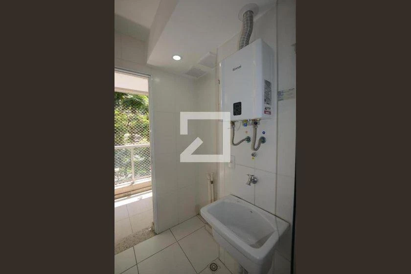 4-bedroom apartment in a building with a gym — photo 39