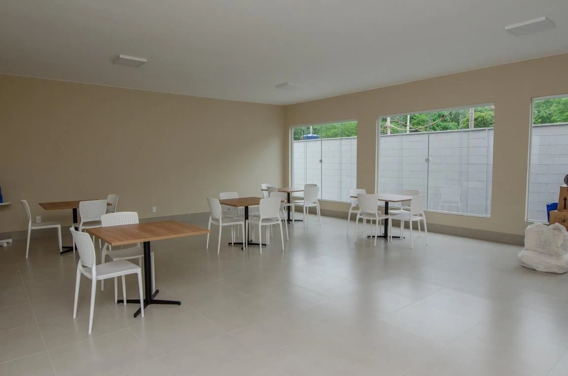 Furnished apartment with 2 bedrooms and a balcony — photo 32